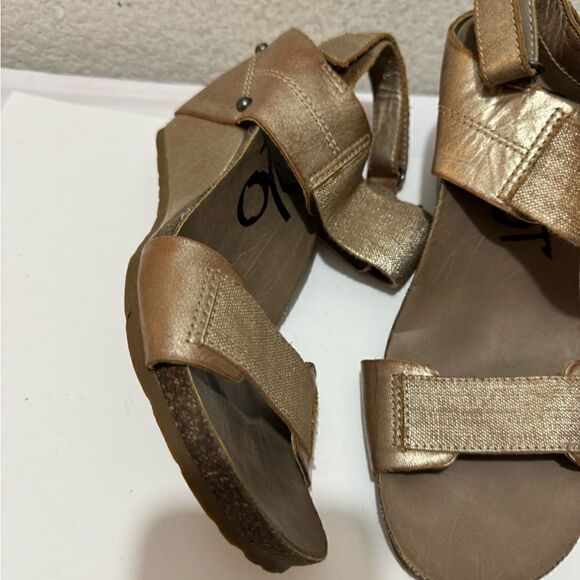 OTBT Trailblazer Wedge Gold Leather / Fabric Size 9.5 M - Picture 2 of 9